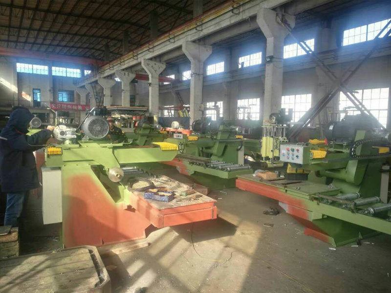 Automatic cutting machine workshop